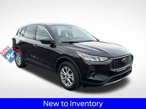 Used 2023 Ford Escape Active AWD/4WD image 1