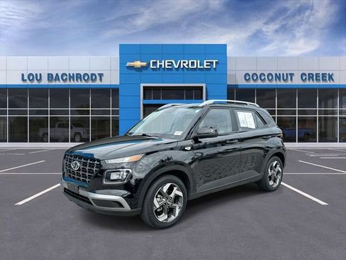 Used 2025 Hyundai Venue SEL FWD image 4