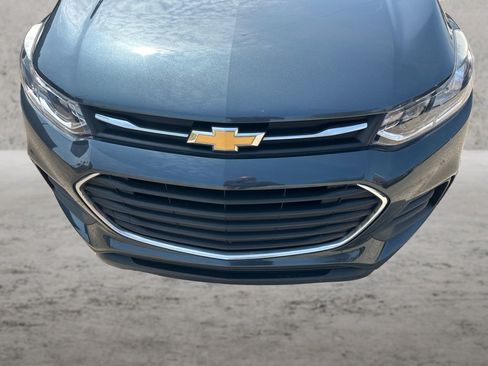 Used 2021 Chevrolet Trax LS w/ Tint and Cruise Package AWD/4WD image 13