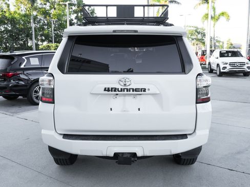 Used 2018 Toyota 4Runner SR5 RWD image 8