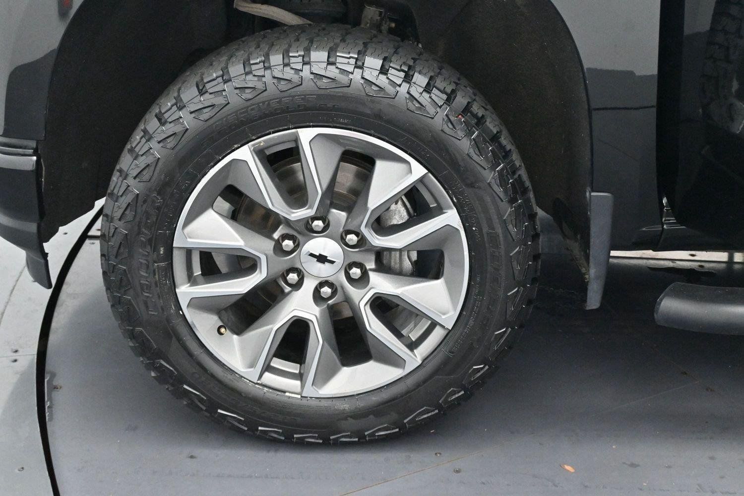 Used 2022 Chevrolet Silverado 1500 RST AWD/4WD image 36