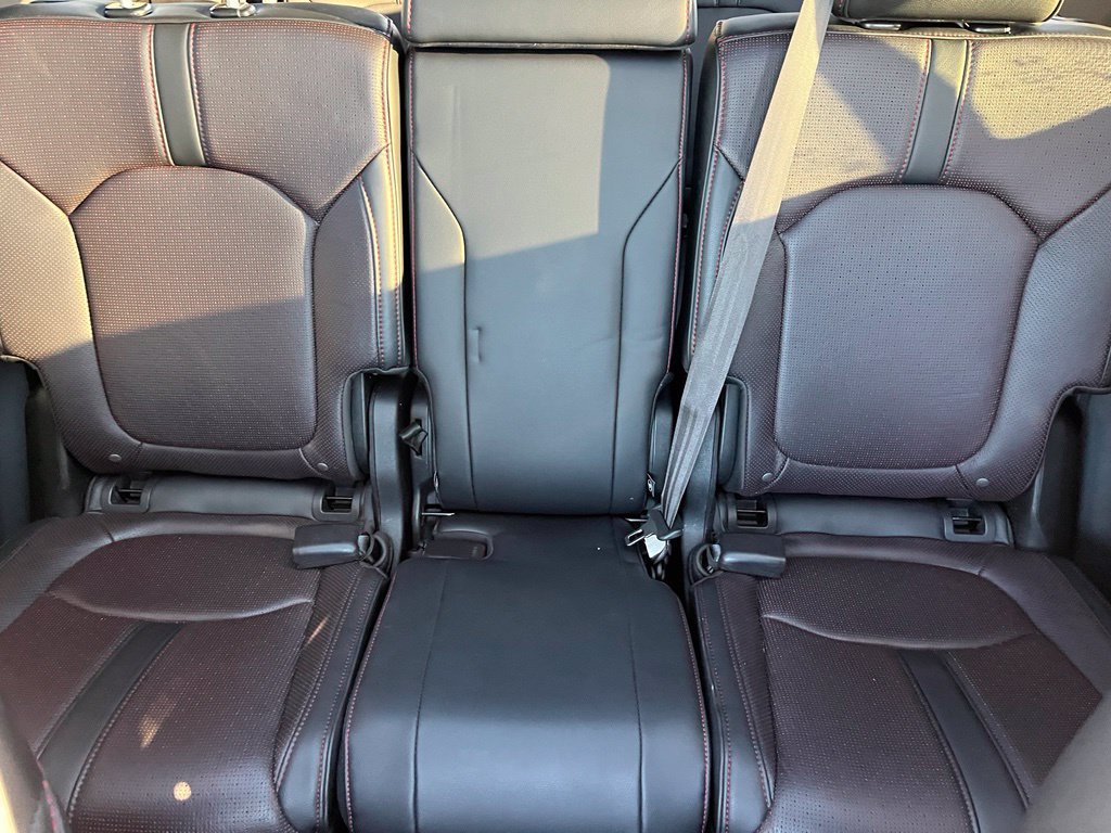 Used 2025 Honda Pilot Black Edition image 16