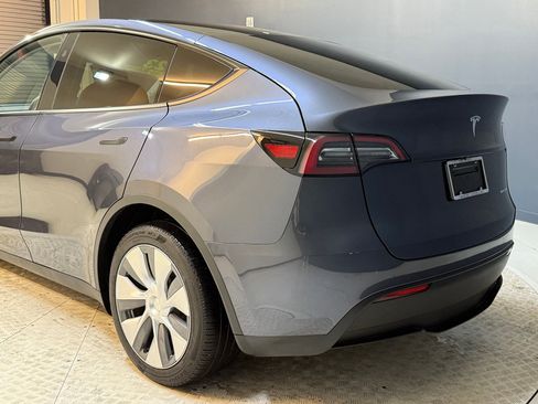 Used 2023 Tesla Model Y Long Range image 21