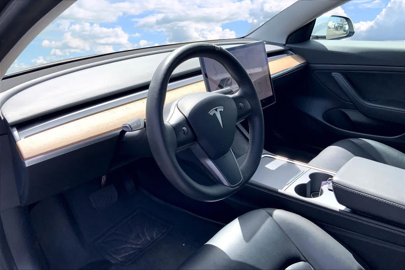 Used 2021 Tesla Model 3 Standard Range Plus RWD image 2