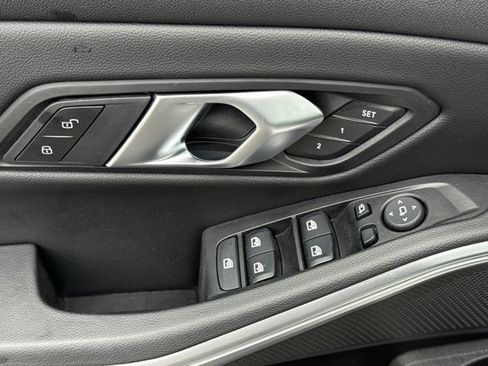 Used 2025 BMW 330i Sedan image 17