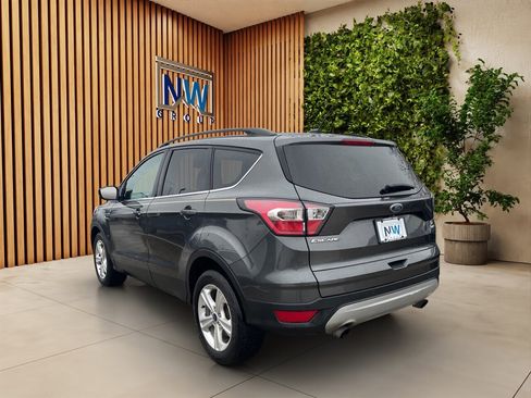 Used 2017 Ford Escape SE w/ Equipment Group 201A image 36