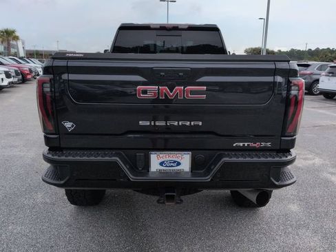 Used 2025 GMC Sierra 2500 AT4X AWD/4WD image 5