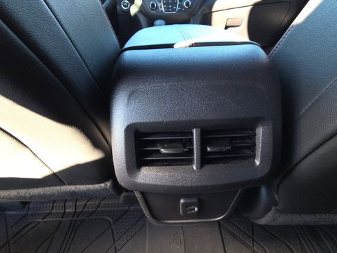 Used 2023 Chevrolet Equinox RS w/ RS Leather Package image 30