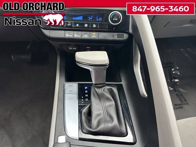 Used 2024 Hyundai Elantra SEL FWD image 15