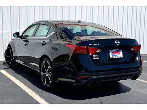 Used 2024 Nissan Altima 2.5 SR FWD image 10