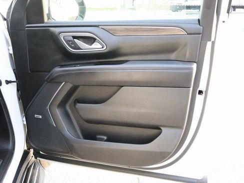 Used 2021 Chevrolet Tahoe LT w/ LT Signature Package image 11