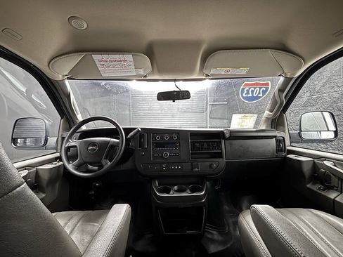 Used 2023 GMC Savana 2500 Extended RWD image 18
