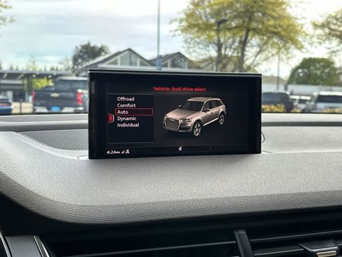 Used 2019 Audi Q7 2.0T Premium w/ Convenience Package AWD/4WD image 17