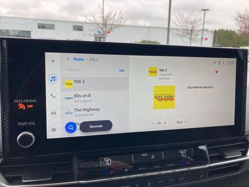 Used 2025 Toyota Sienna XLE w/ XLE Plus Package image 37