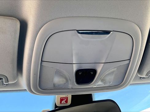 Used 2020 Jeep Cherokee Latitude Plus image 30