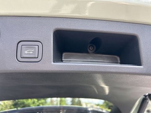 New 2026 Chevrolet Equinox LT w/ Convenience Package II image 32