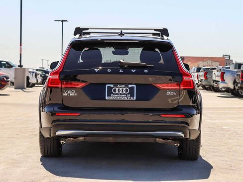 Used 2023 Volvo V60 B5 Cross Country Plus AWD/4WD image 5