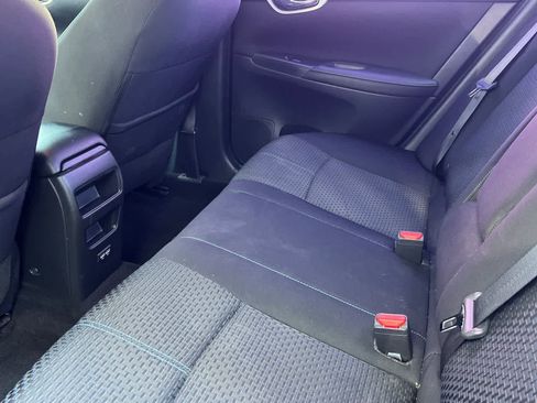 Used 2018 Nissan Sentra SR w/ Technology Package FWD image 5