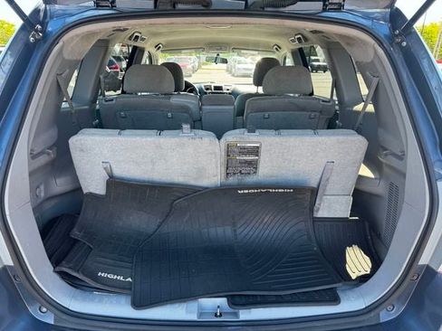 Used 2013 Toyota Highlander Plus AWD/4WD image 4
