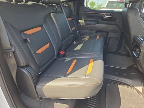 Used 2025 GMC Sierra 1500 AT4 w/ AT4 Premium Package AWD/4WD image 36