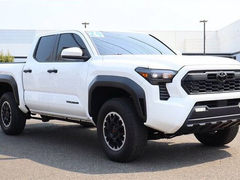 Used 2024 Toyota Tacoma TRD Off-Road AWD/4WD image 7