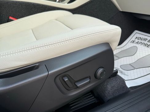 Used 2025 Volvo XC40 B5 Plus w/ Protection Package Premier image 22