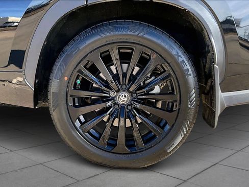 Used 2023 Toyota Highlander XSE image 10