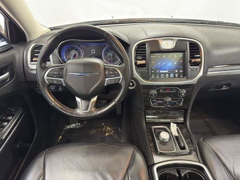 Used 2015 Chrysler 300 Limited image 28