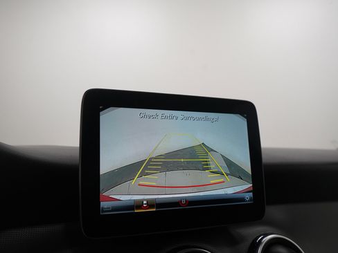 Used 2019 Mercedes-Benz GLA 250 4MATIC w/ Premium Package image 30