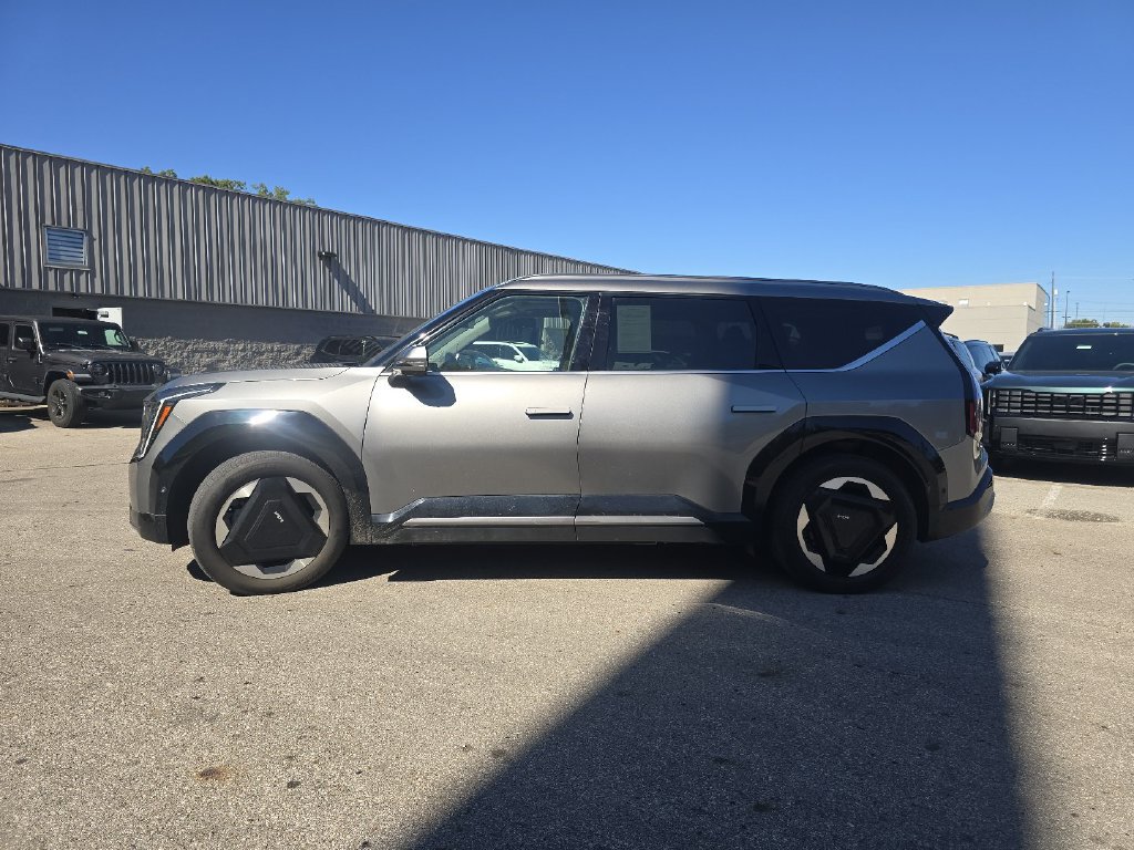 Used 2024 Kia EV9 Land AWD/4WD image 14