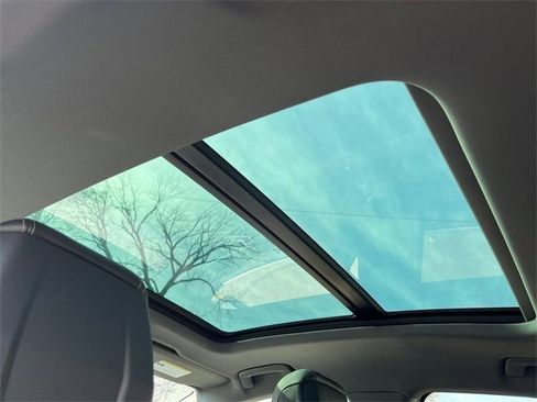 Used 2023 Audi Q4 e-tron Premium image 17