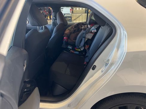 Used 2022 Toyota Corolla SE image 13