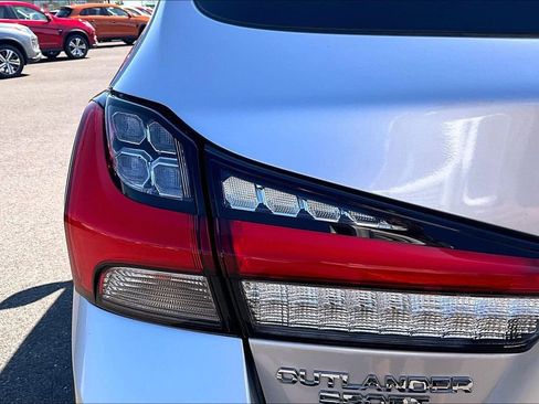 Used 2021 Mitsubishi Outlander Sport ES FWD image 29
