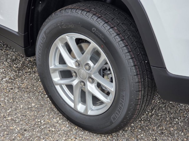 New 2026 Jeep Grand Cherokee Laredo X RWD image 7