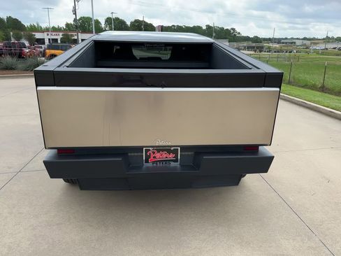 Used 2025 Tesla Cybertruck 2WD Crew Cab image 8