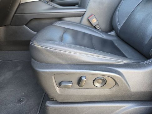 Used 2023 Chevrolet Suburban LT image 19