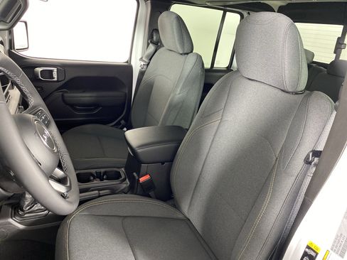 New 2026 Jeep Gladiator Sport image 13