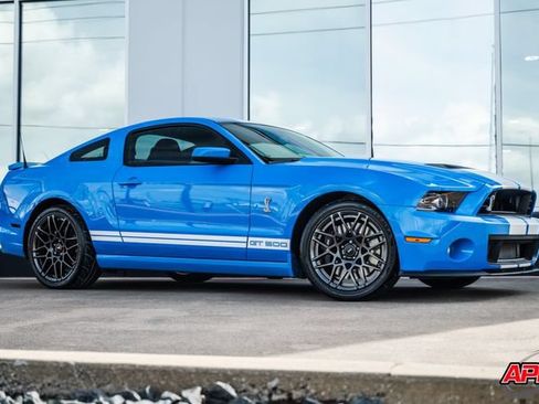 Used 2013 Ford Mustang Shelby GT500 RWD image 37