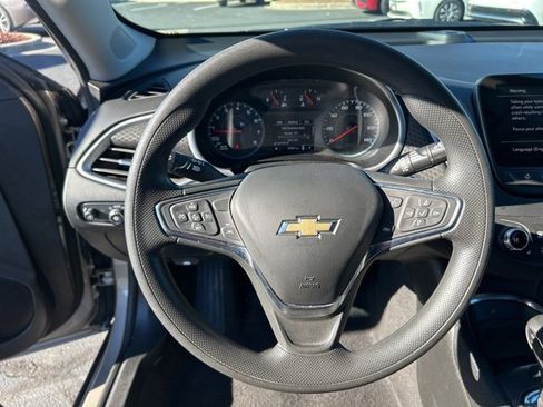 Used 2025 Chevrolet Malibu LT image 16