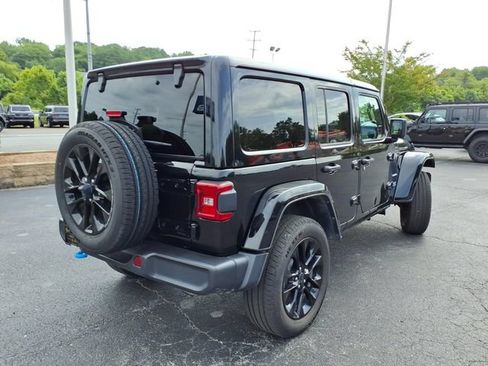 Used 2024 Jeep Wrangler Unlimited Sahara AWD/4WD image 23
