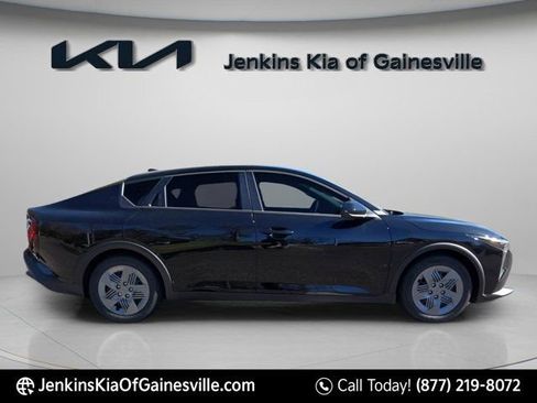 Used 2025 Kia K4 LX image 2