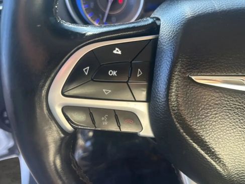 Used 2015 Chrysler 300 C w/ Light Group RWD image 25