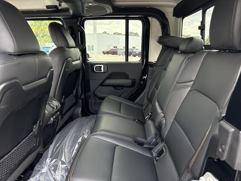 Used 2026 Jeep Gladiator Sport AWD/4WD image 29