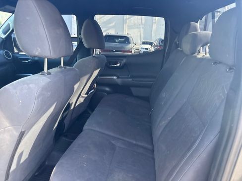 Used 2018 Toyota Tacoma TRD Sport w/ Technology Package RWD image 10