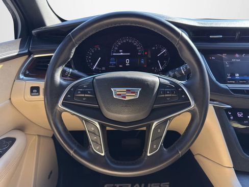 Used 2017 Cadillac XT5 Premium Luxury FWD image 16