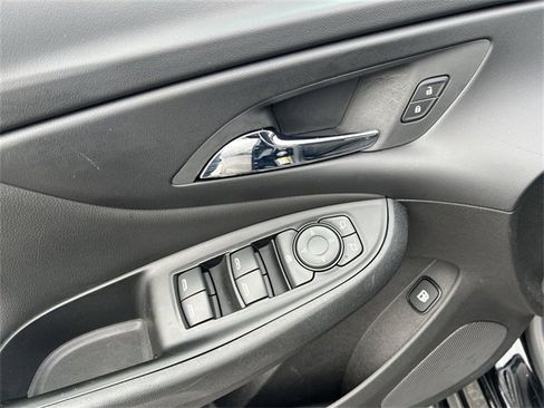 Used 2019 Chevrolet Volt LT w/ Comfort Package image 14