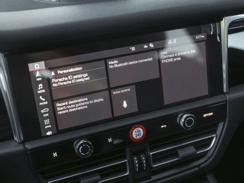 Certified 2026 Porsche Macan AWD/4WD image 22