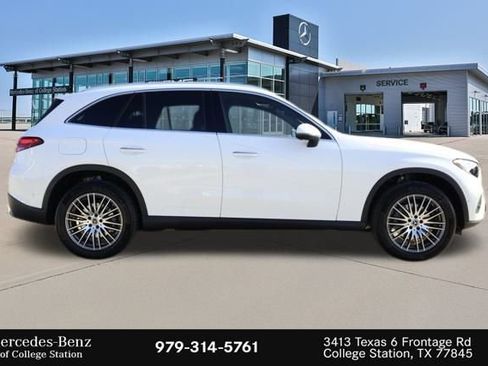 Certified 2025 Mercedes-Benz GLC 300 image 2