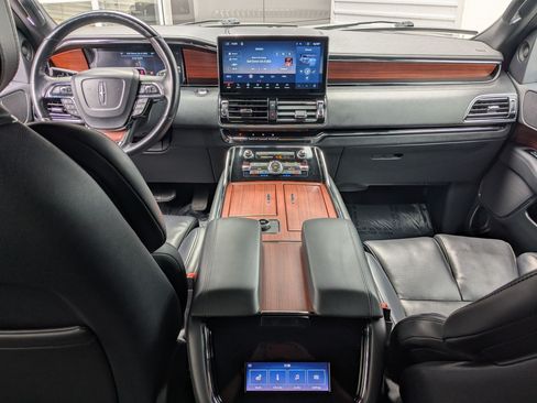Used 2024 Lincoln Navigator Reserve AWD/4WD image 31