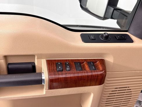 Used 2013 Ford F250 King Ranch image 18
